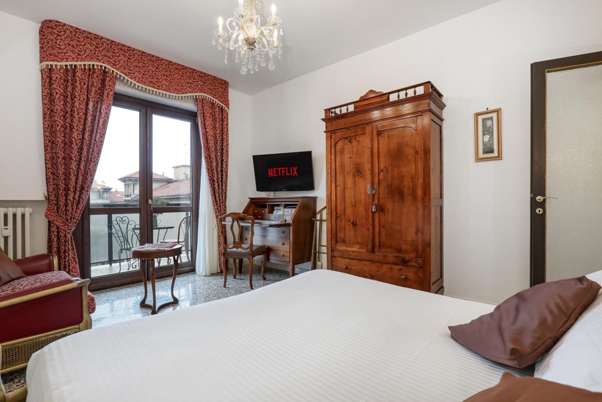 Suite Angolo Alla Stazione - Appartamento Con Terrazzo Panoramico Pavia Exterior photo