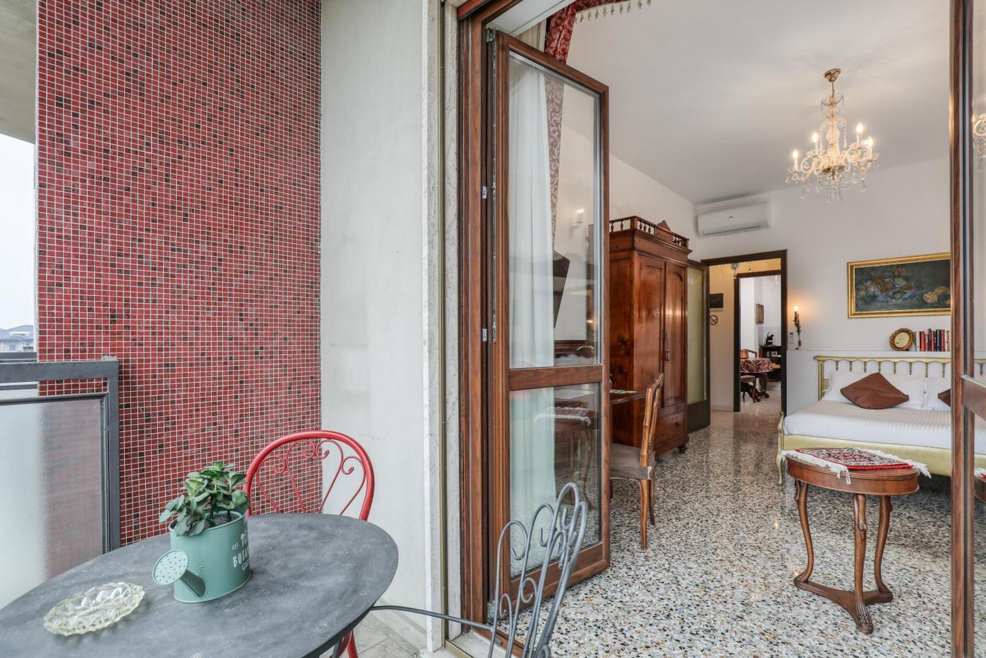 Suite Angolo Alla Stazione - Appartamento Con Terrazzo Panoramico Pavia Exterior photo