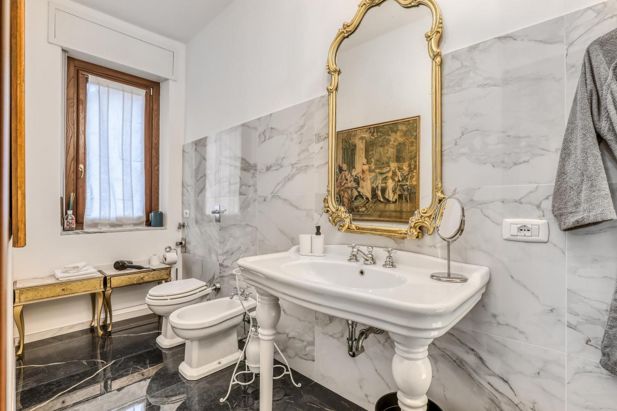 Suite Angolo Alla Stazione - Appartamento Con Terrazzo Panoramico Pavia Exterior photo