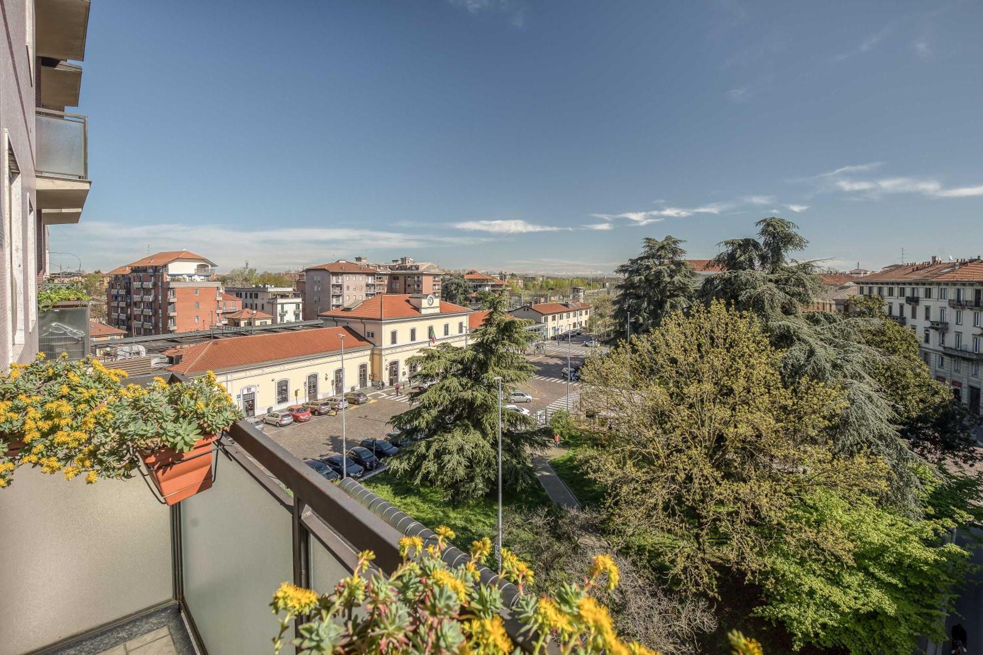 Suite Angolo Alla Stazione - Appartamento Con Terrazzo Panoramico Pavia Exterior photo